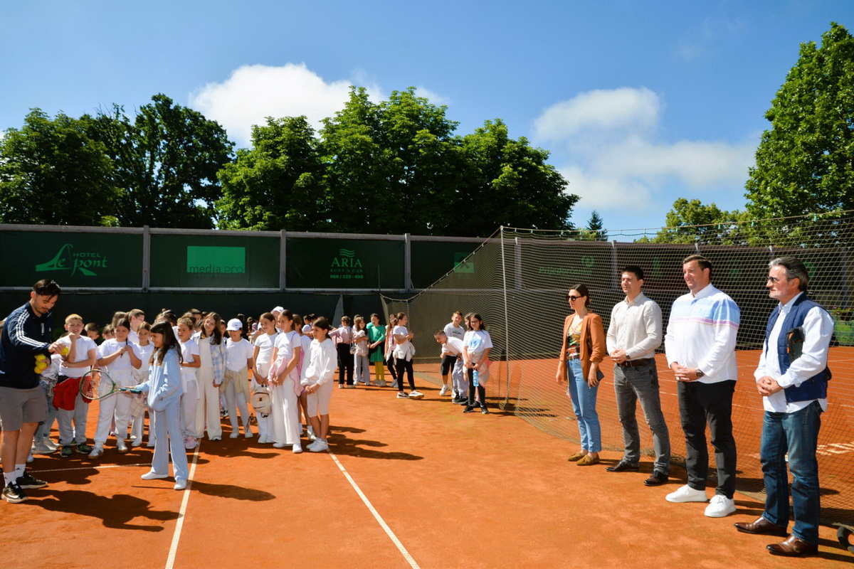 Malom školom tenisa počelo " Prijedorsko ljeto 2026"